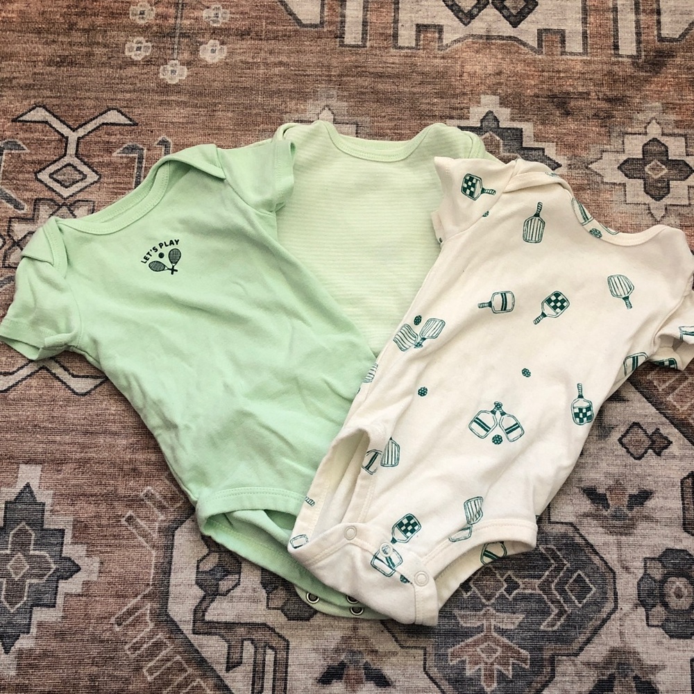 Carter’s Onesies (set of 3)